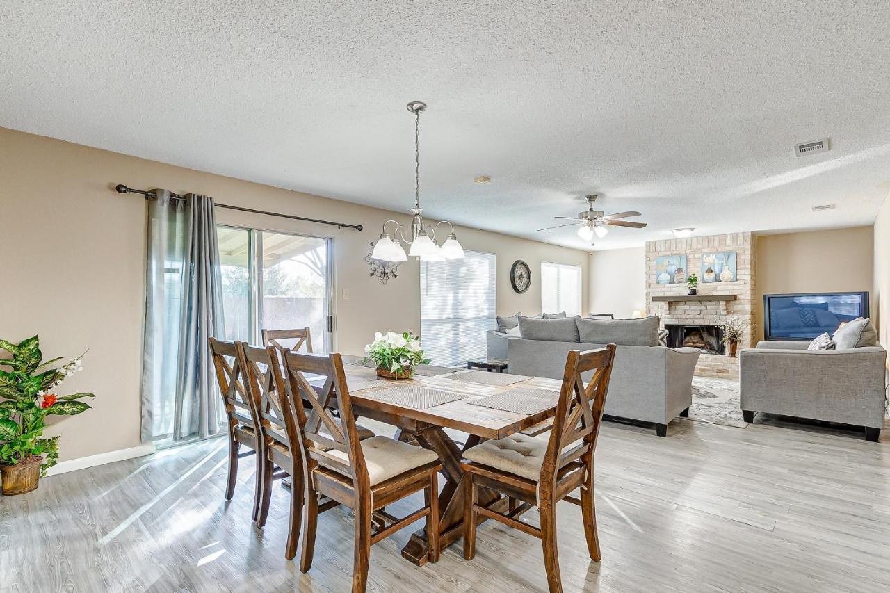 Cheerful 3-Bedroom Home With Indoor Fireplace Хьюстон Экстерьер фото
