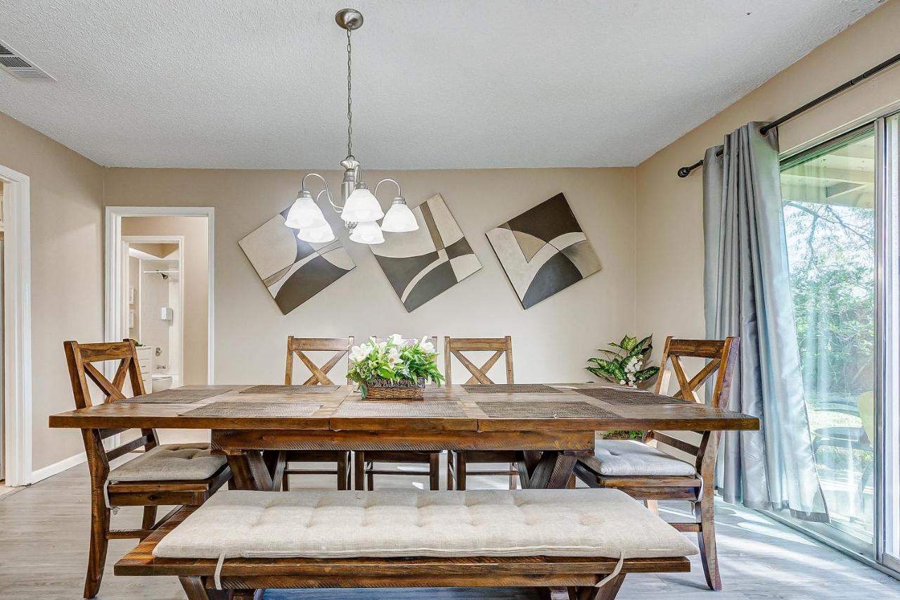 Cheerful 3-Bedroom Home With Indoor Fireplace Хьюстон Экстерьер фото